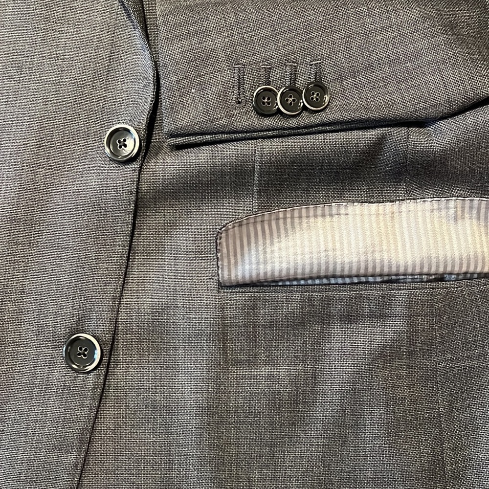 Hickey Freeman grey suit 42R | beautiful details - Picture 4 of 9